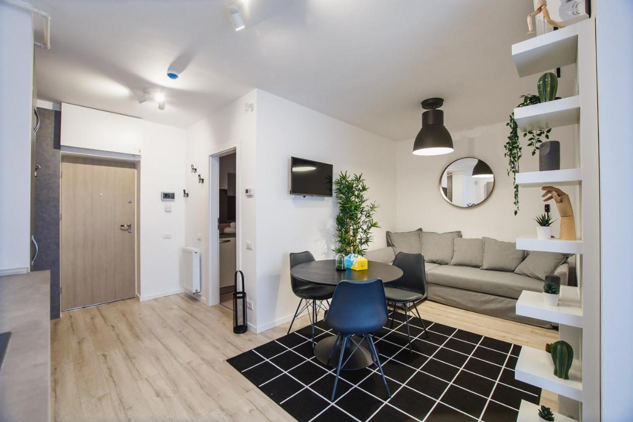 Trendy Apartment Near City Center Орадя Екстер'єр фото