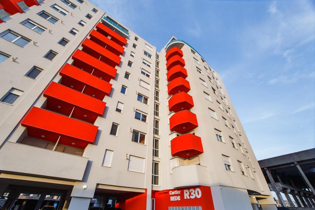 Trendy Apartment Near City Center Орадя Екстер'єр фото